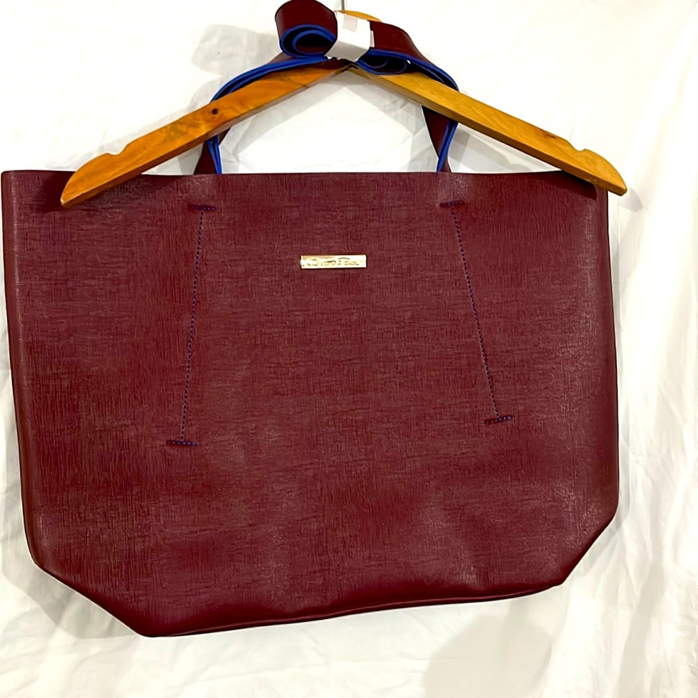 Tote purse/ bag. 100% pvc